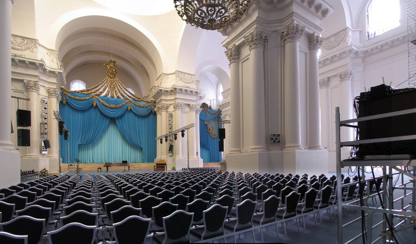 Концертно-выставочный зал «Смольный собор»