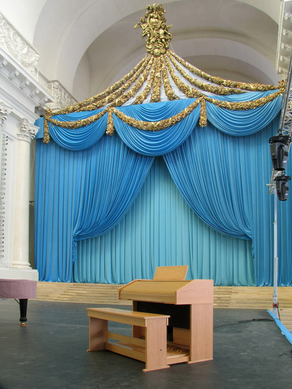 Концертно-выставочный зал «Смольный собор»